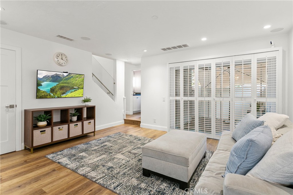 MLS #OC25264084 image #2