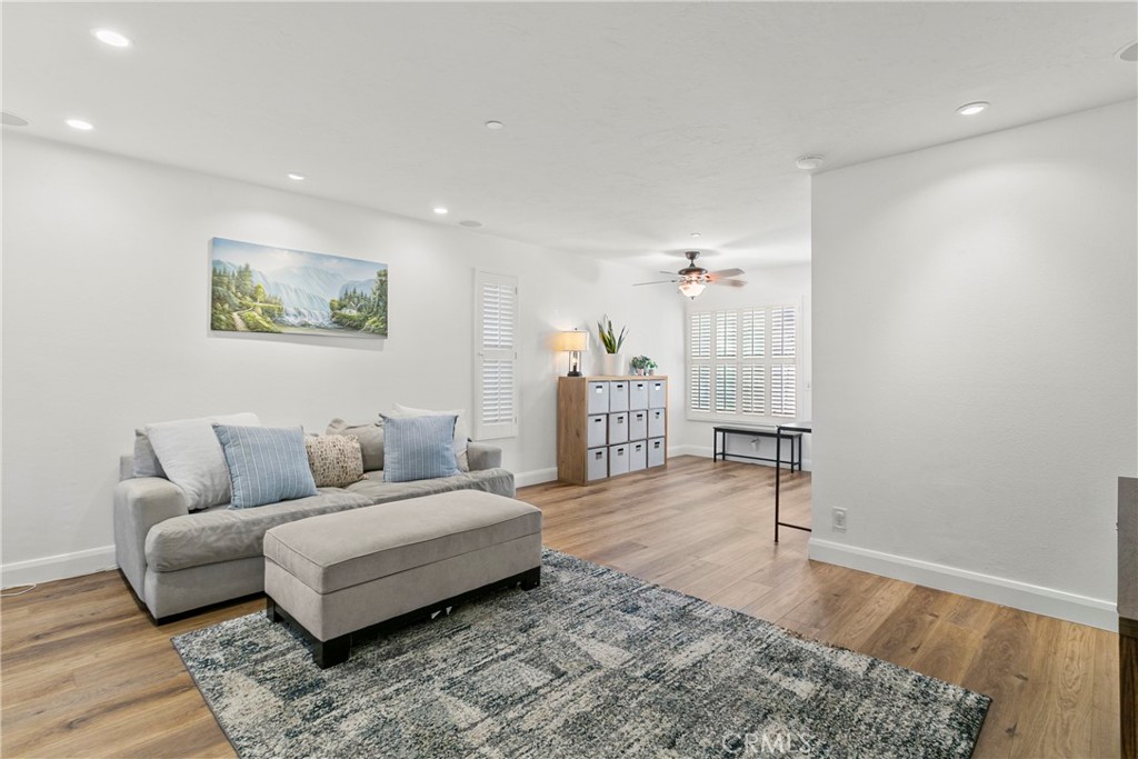 MLS #OC25264084 image #3