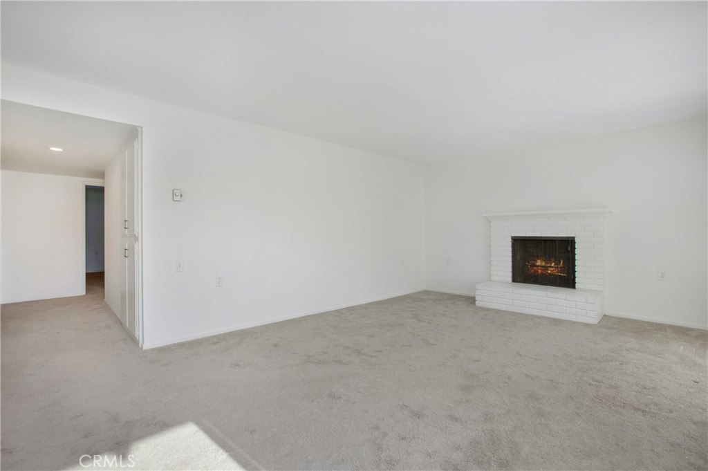 MLS #OC25264105 image #2