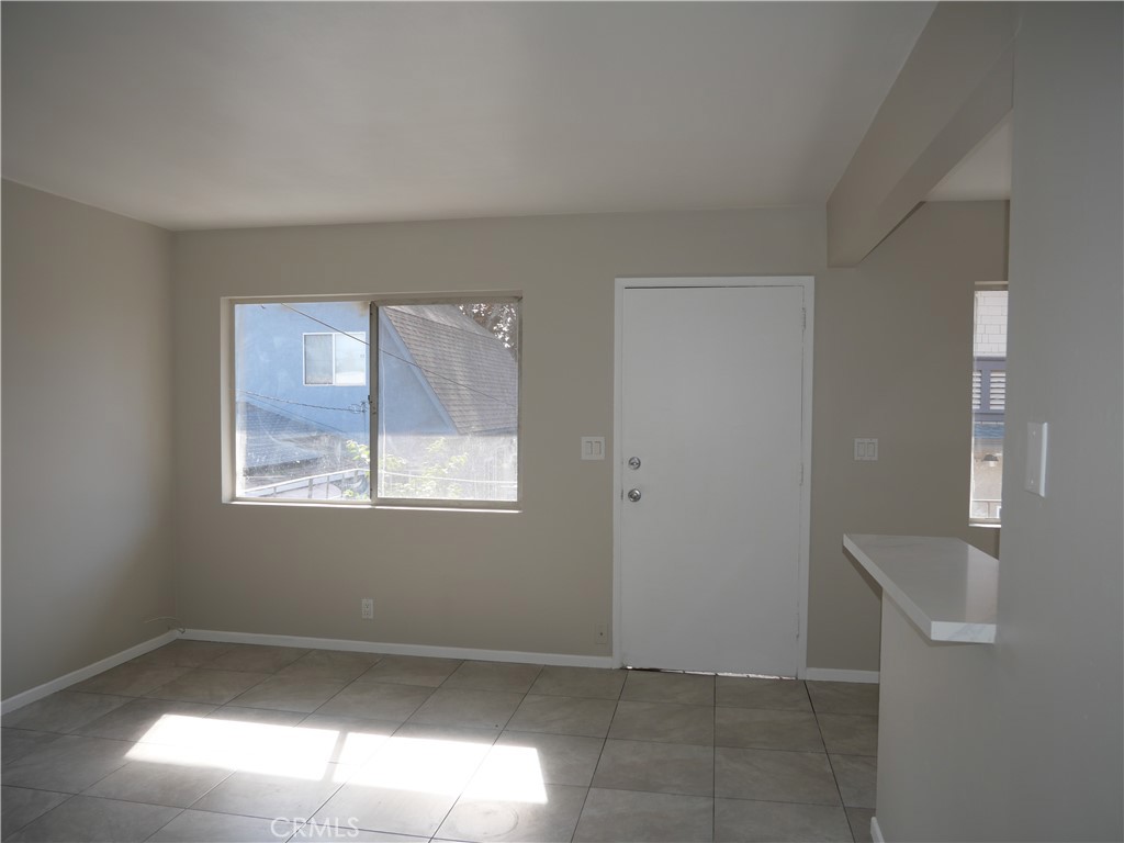 MLS #OC25264111 image #2