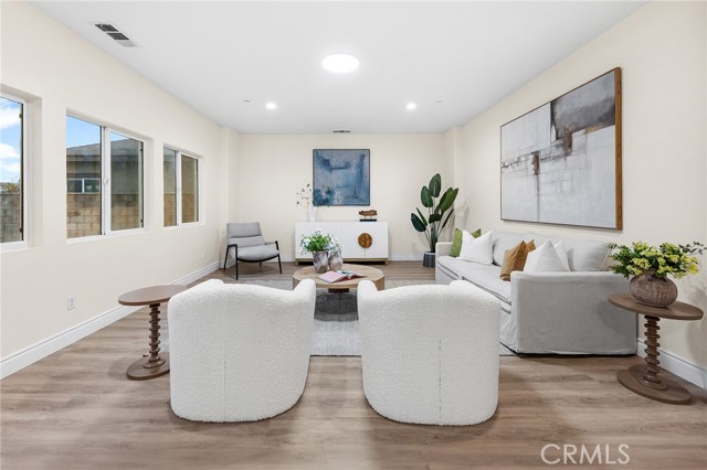 MLS #OC25264113 image #11