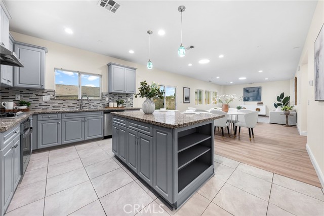 MLS #OC25264113 image #23