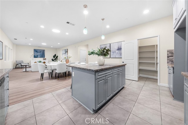 MLS #OC25264113 image #25