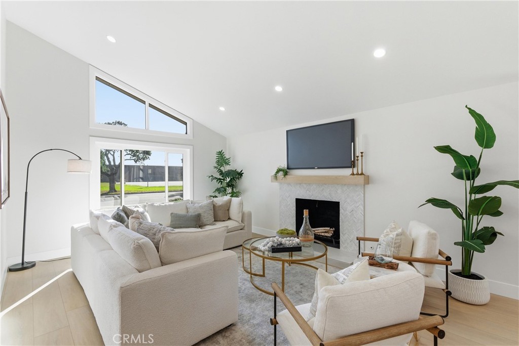 MLS #OC25264154 image #24