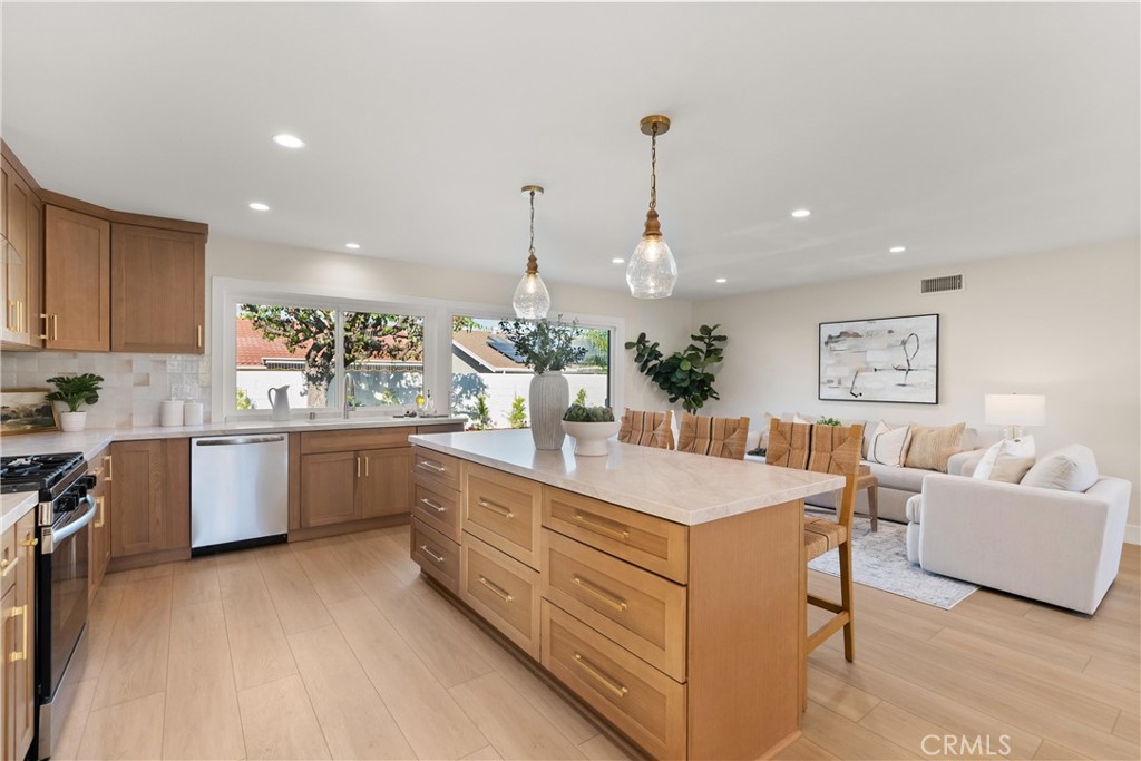 MLS #OC25264154 image #5