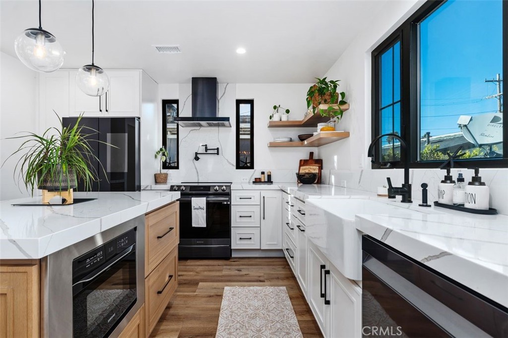 MLS #OC25264162 image #17