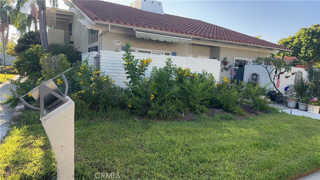 MLS #OC25203215 image #0