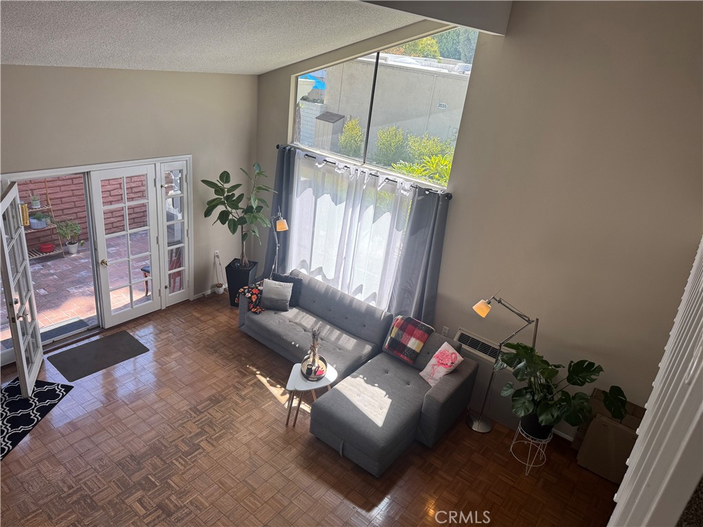 MLS #OC25203215 image #4