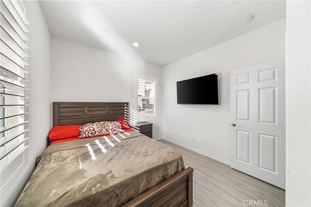 MLS #OC25264192 image #15