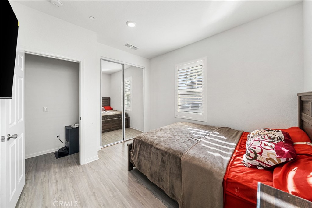 MLS #OC25264192 image #16