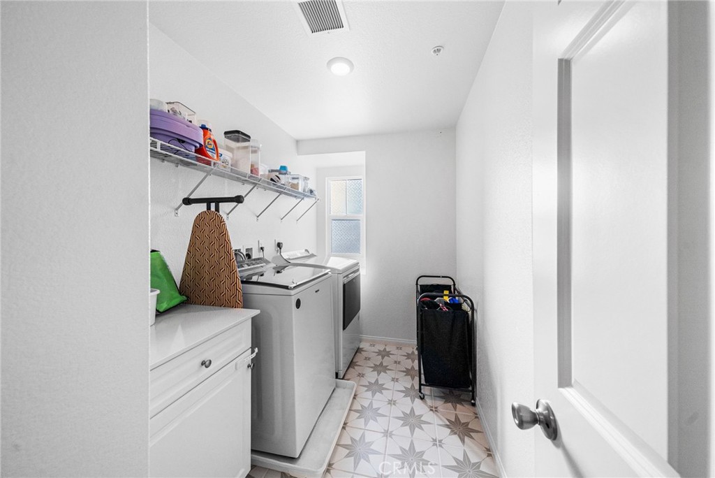 MLS #OC25264192 image #31