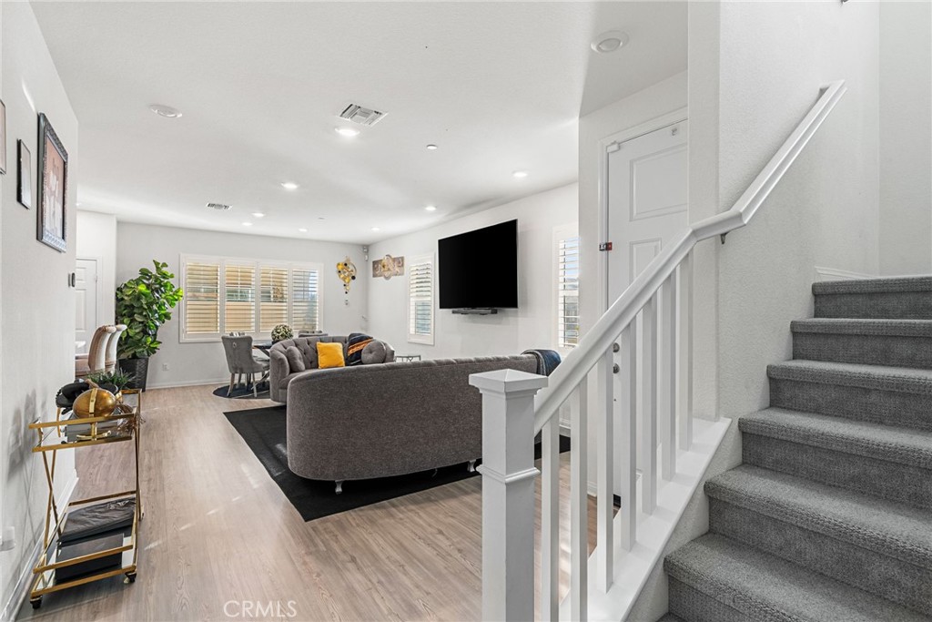 MLS #OC25264192 image #4