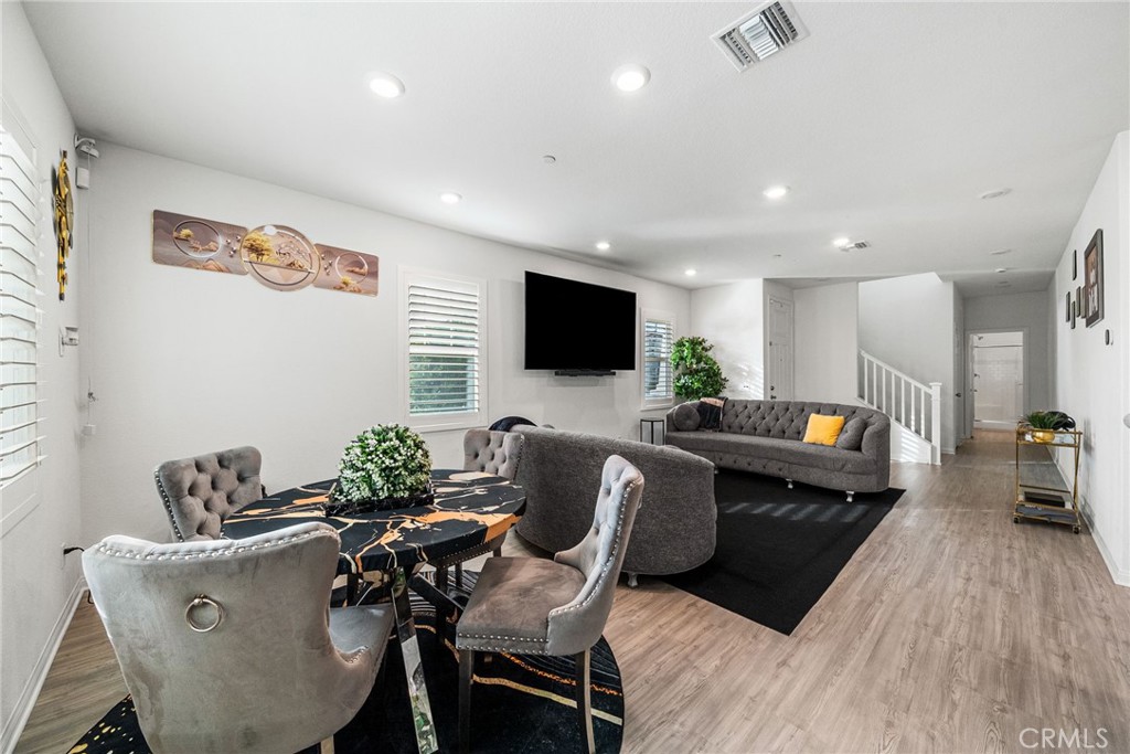 MLS #OC25264192 image #5