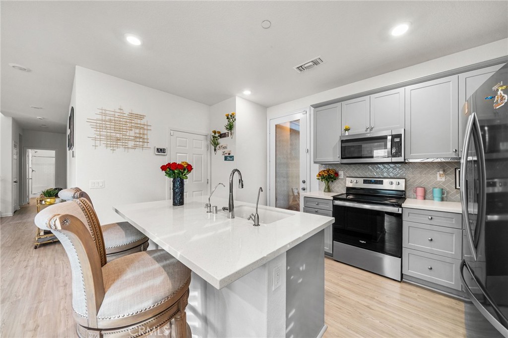 MLS #OC25264192 image #8