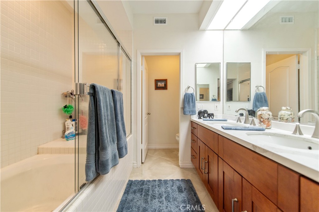 MLS #OC25264266 image #14