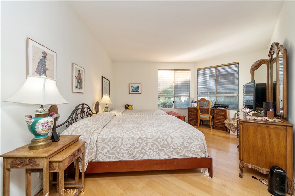 MLS #OC25264266 image #17