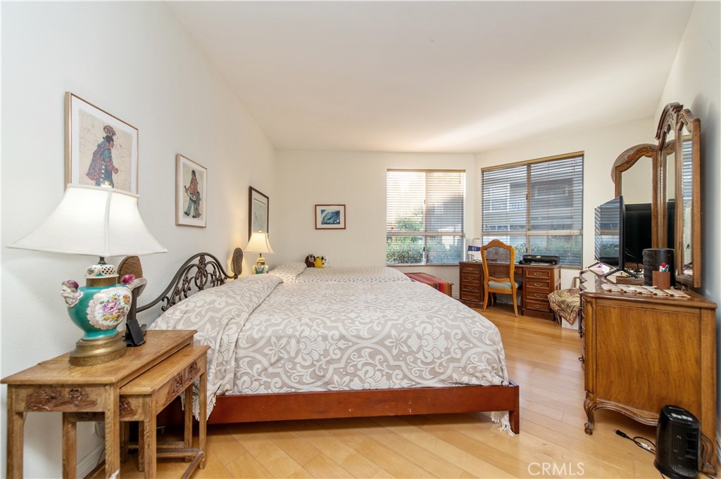 MLS #OC25264270 image #11