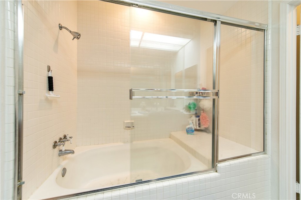 MLS #OC25264270 image #12