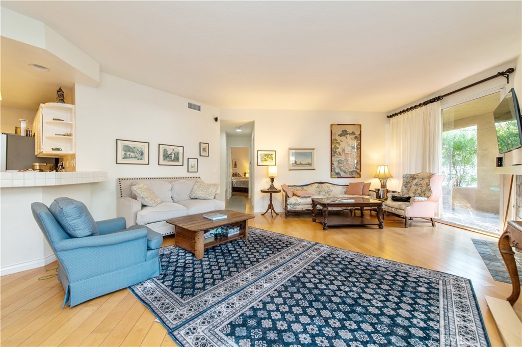 MLS #OC25264270 image #3