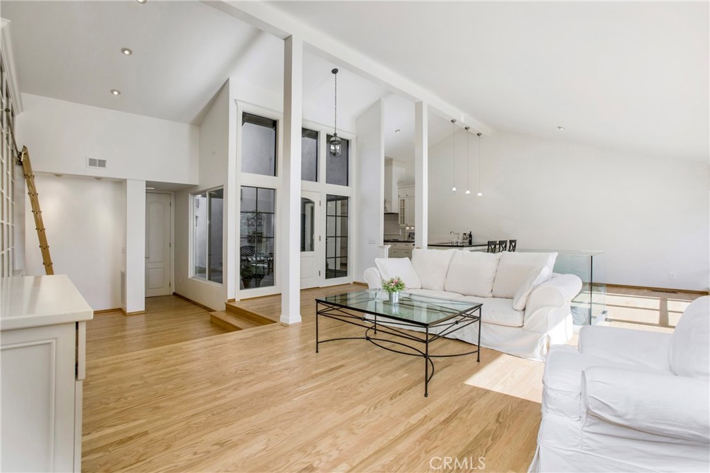 MLS #OC25264315 image #2