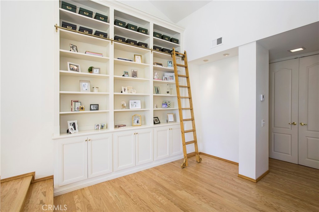 MLS #OC25264315 image #3