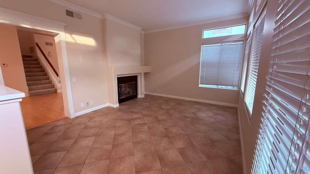 MLS #OC25264316 image #9