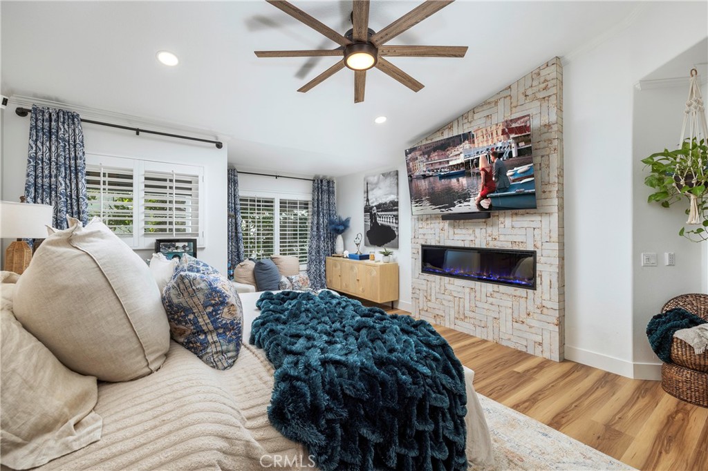 MLS #OC25264330 image #21