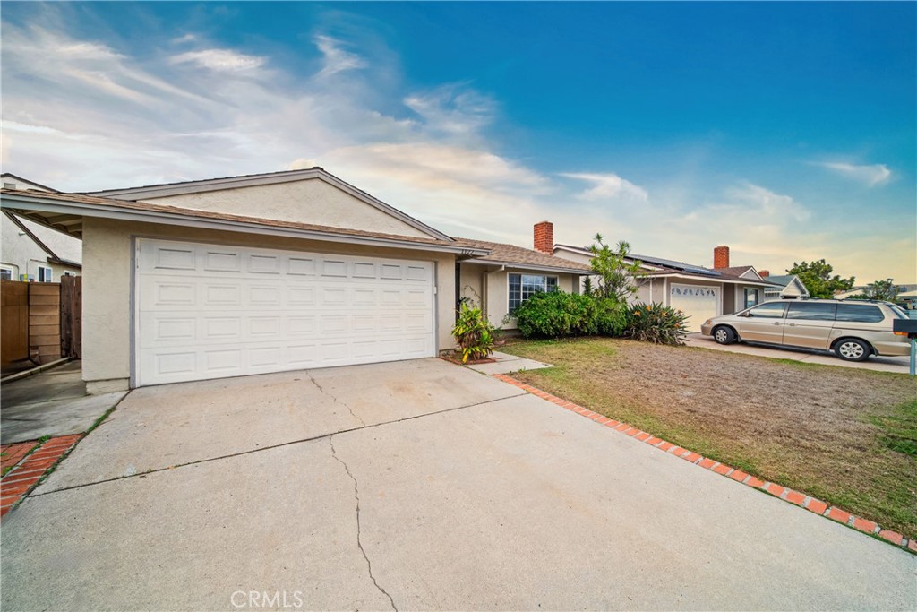 MLS #OC25264334 image #1