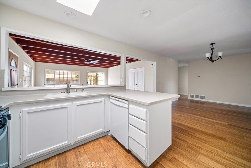 MLS #OC25264334 image #12