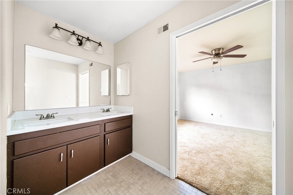 MLS #OC25264334 image #25