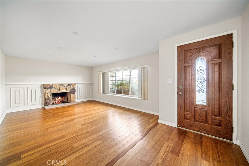 MLS #OC25264334 image #5