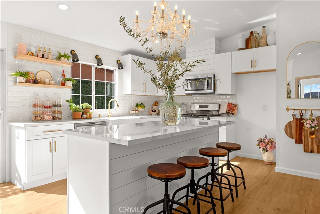 MLS #OC25264343 image #1