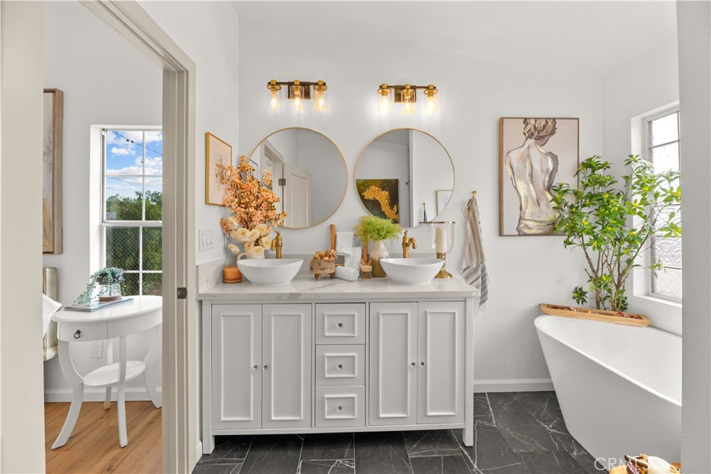 MLS #OC25264343 image #14