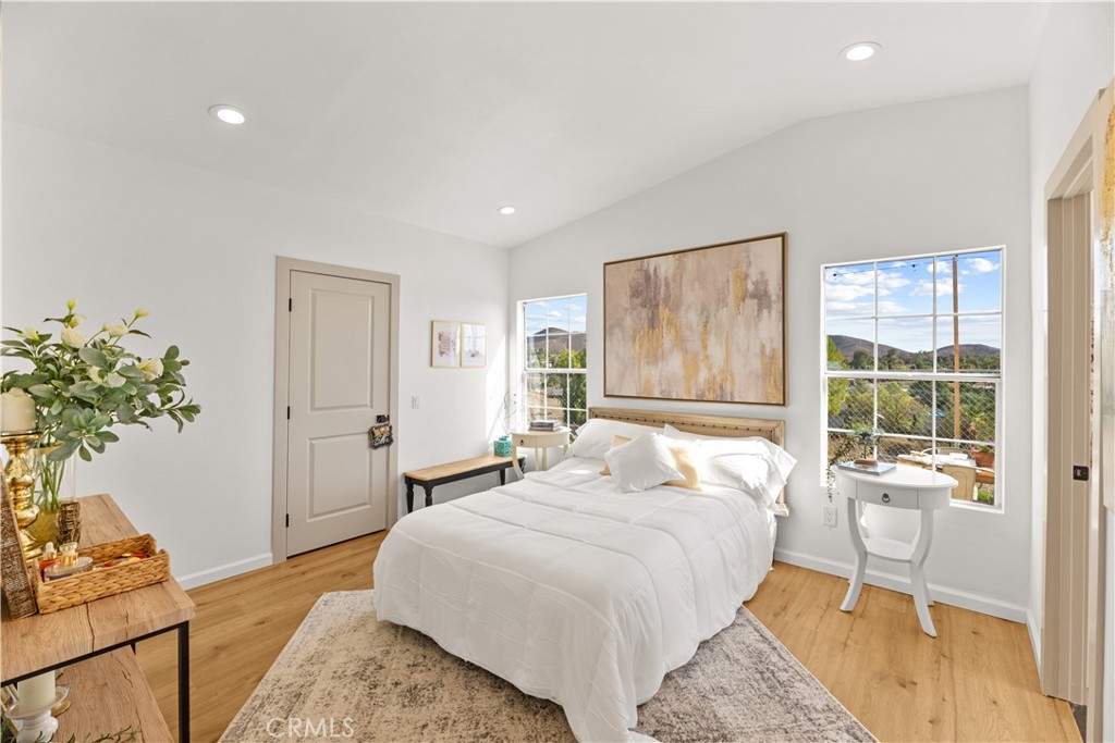 MLS #OC25264343 image #17