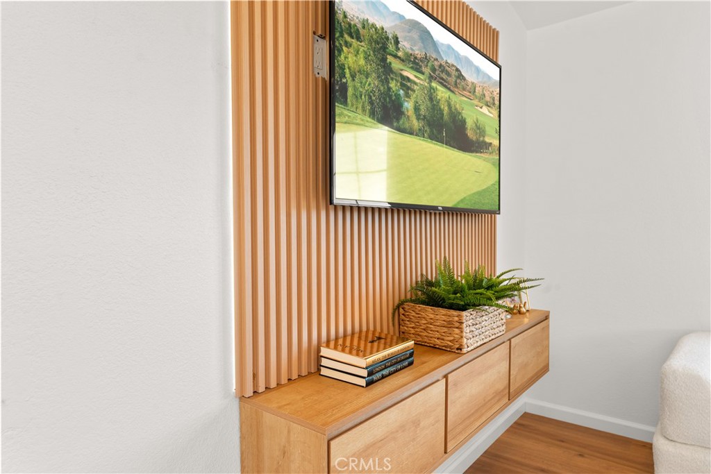 MLS #OC25264343 image #24