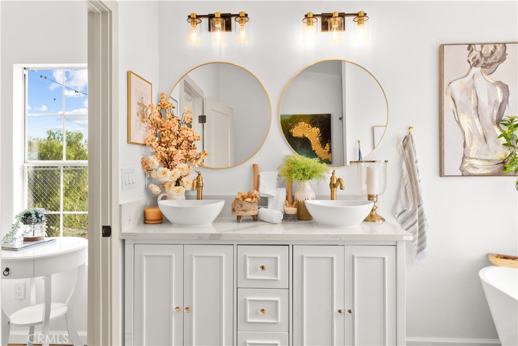 MLS #OC25264343 image #3