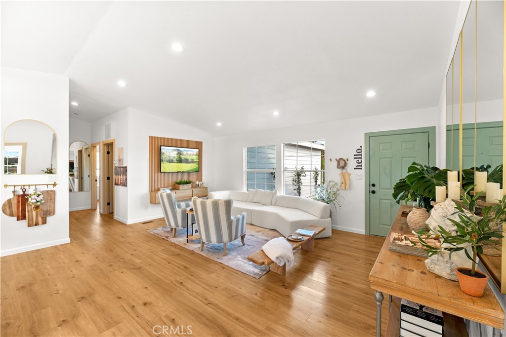 MLS #OC25264343 image #32