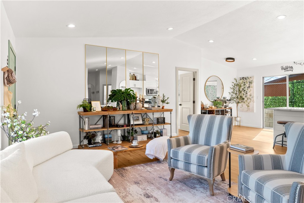 MLS #OC25264343 image #4