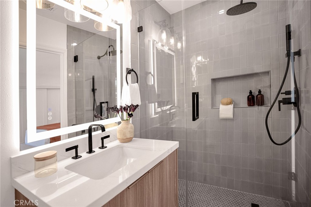 MLS #OC25264349 image #33