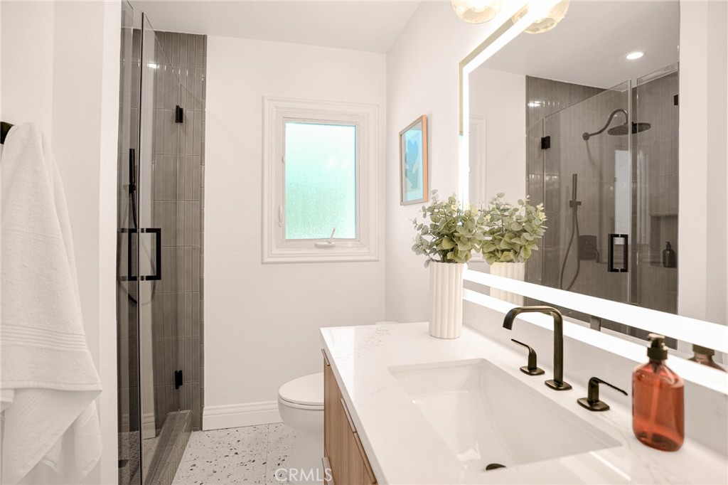 MLS #OC25264349 image #35