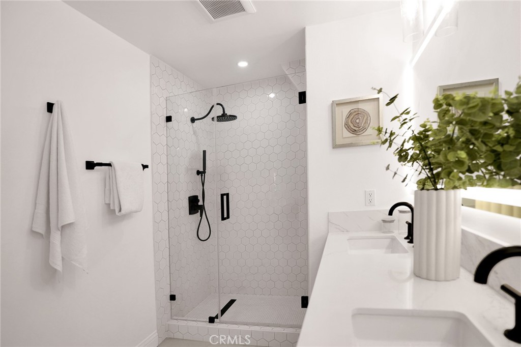 MLS #OC25264349 image #51