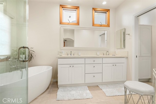 MLS #OC25264387 image #17