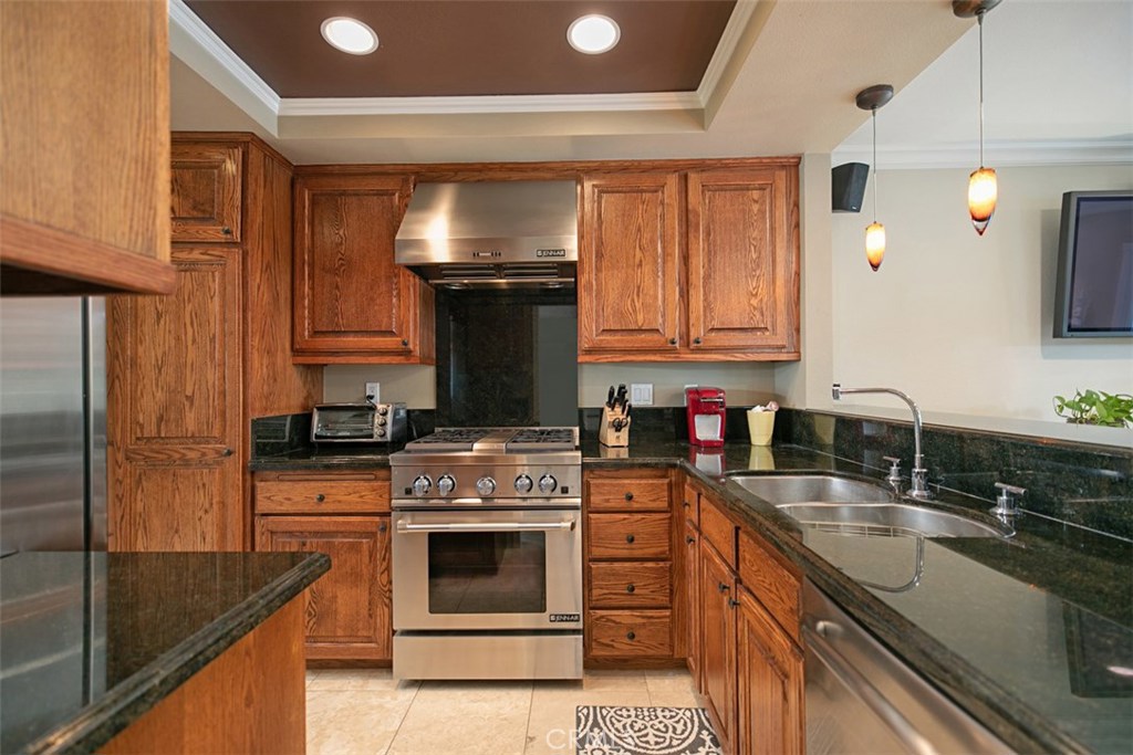 MLS #OC25264429 image #3