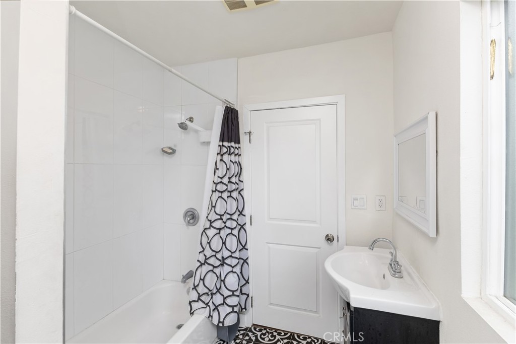 MLS #OC25264503 image #11