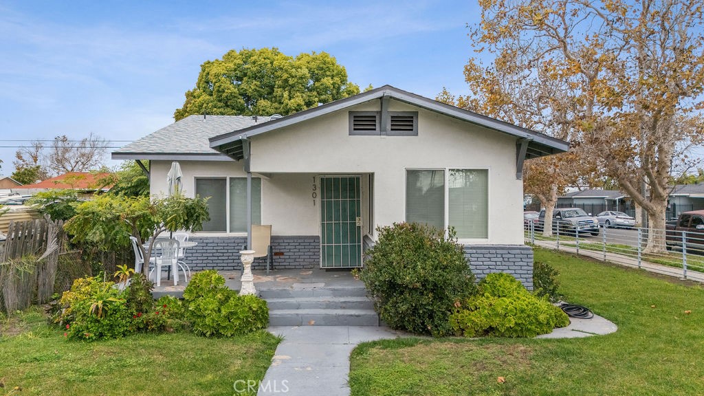 MLS #OC25264503 image #2