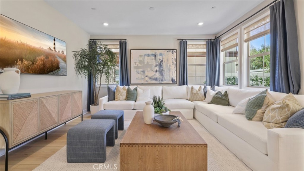 MLS #OC25264539 image #9