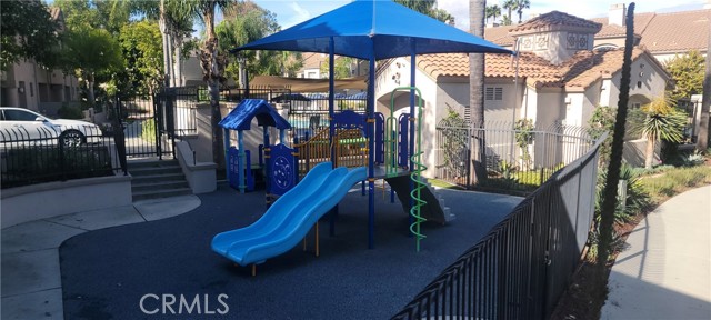 MLS #OC25264550 image #4