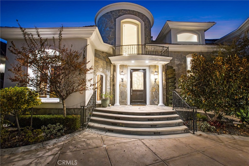 MLS #OC25264558 image #1