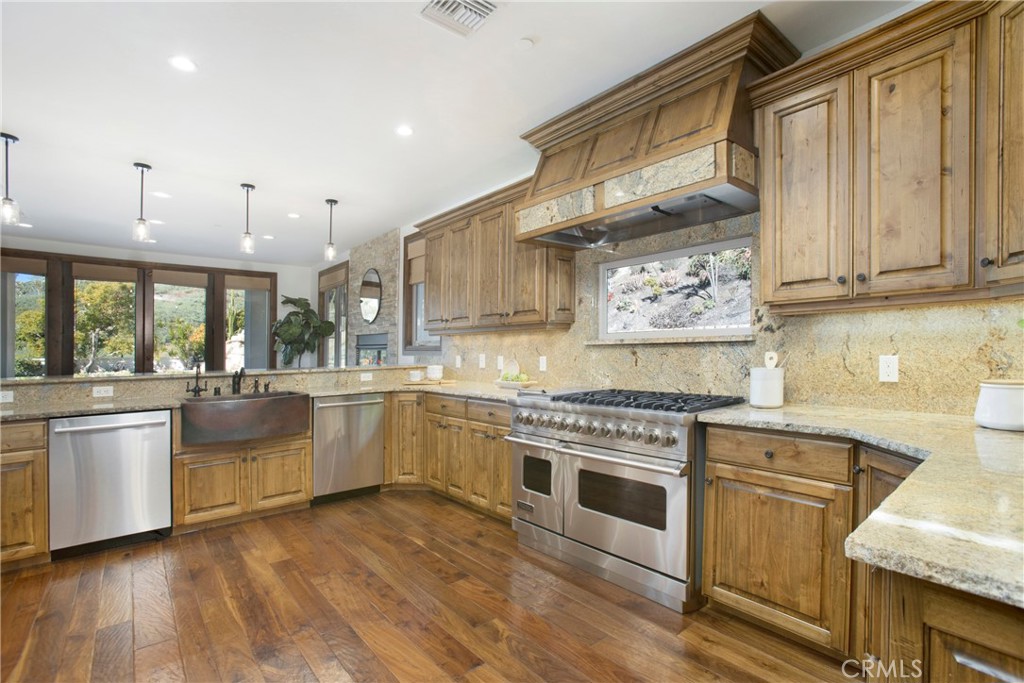 MLS #OC25264558 image #10