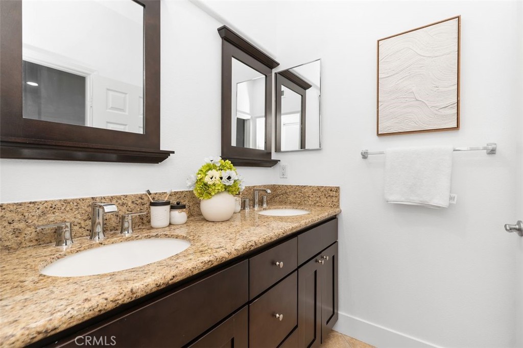 MLS #OC25264575 image #31